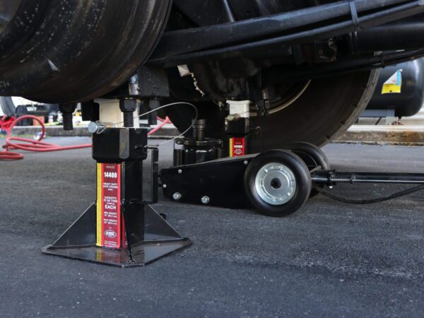 22 U.S. Ton Heavy Duty Jack - Image 2