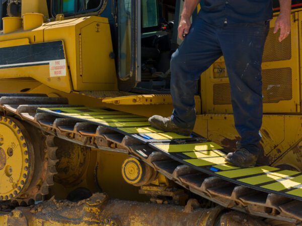 Dozer Maintenance 2 Piece Mats, Standard 28.3″ - Image 3
